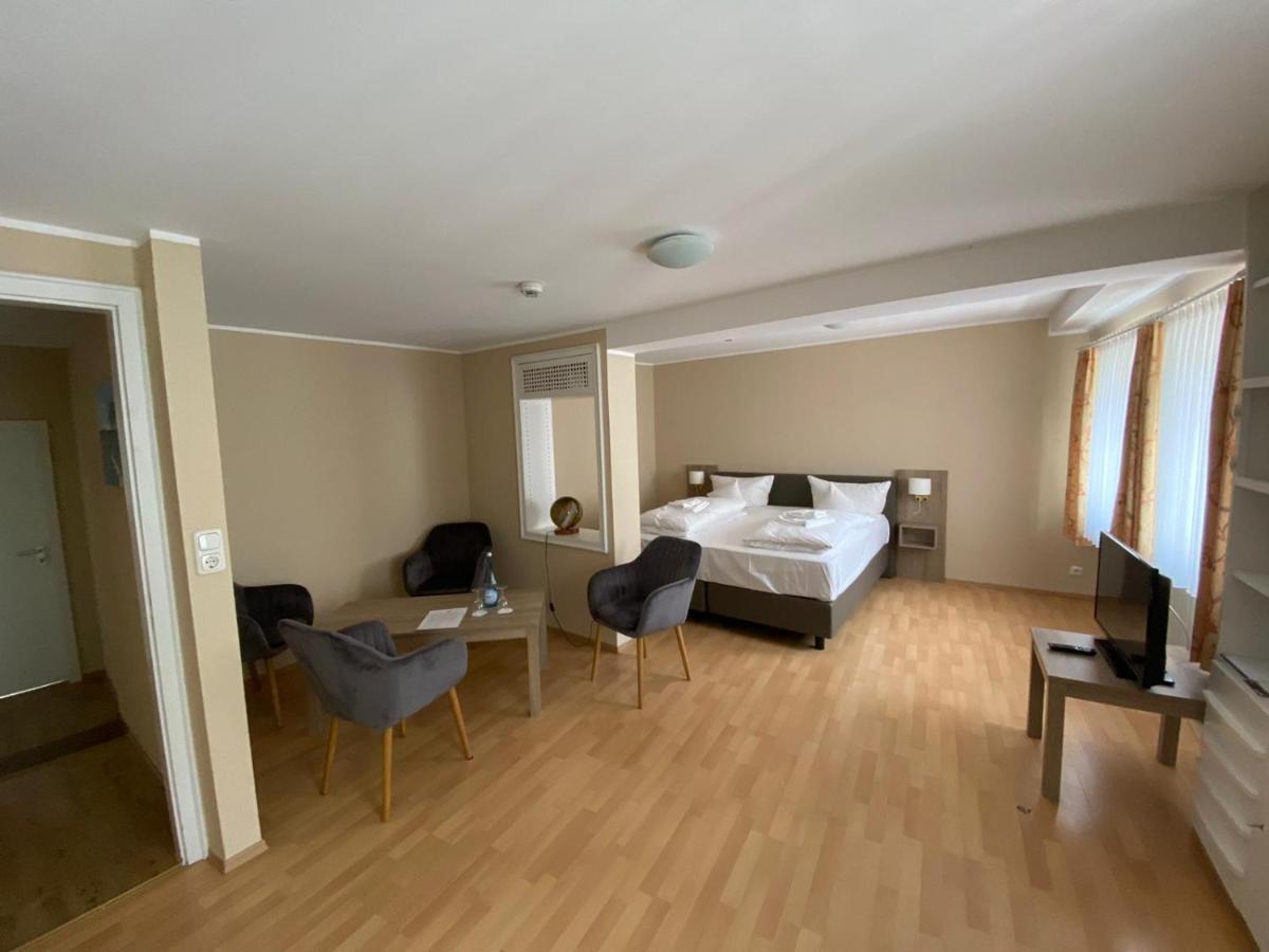 Horchem Hotel-Restaurant-Cafe-Bar Μονσάου Εξωτερικό φωτογραφία